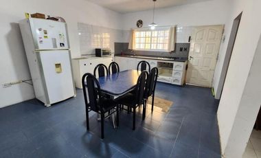 Casa en venta - 3 Dormitorios 2 Baños - Claypole