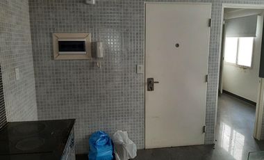 Piso al frente muy buena luz.