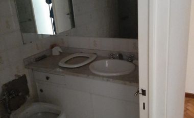 Piso al frente muy buena luz.