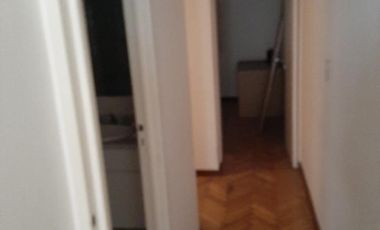 Piso al frente muy buena luz.