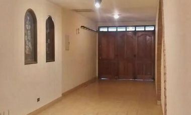 Casa 5 ambientes con pileta - Banfield Este