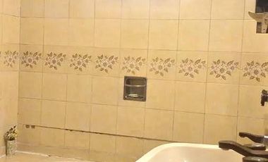 Casa 5 ambientes con pileta - Banfield Este