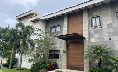 Casa en Fraccionamiento Kloster Sumiya