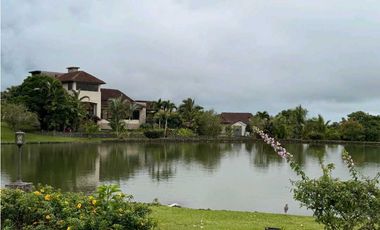 VENTA DE LOTE EN LOS MOLINOS 1,313 METROS DE ESQUINA