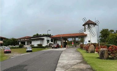 VENTA DE LOTE EN LOS MOLINOS 1,313 METROS DE ESQUINA