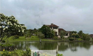 VENTA DE LOTE EN LOS MOLINOS 1,313 METROS DE ESQUINA