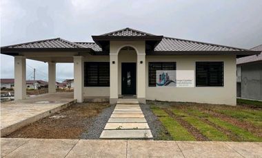 VENTA DE CASA EN ALTO BOQUETE 2R