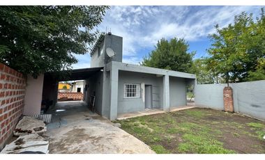 Venta casa con local Francisco lvarez