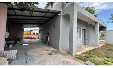 Venta casa con local Francisco lvarez