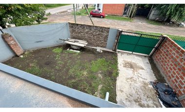 Venta casa con local Francisco lvarez