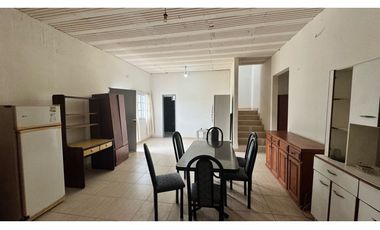 Venta casa con local Francisco lvarez