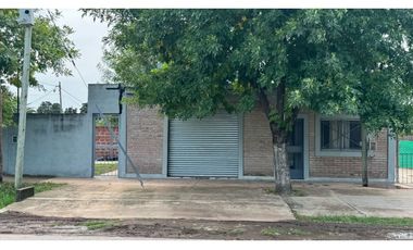 Venta casa con local Francisco lvarez