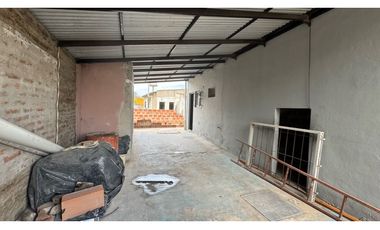 Venta casa con local Francisco lvarez