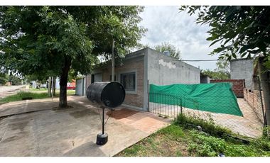 Venta casa con local Francisco lvarez