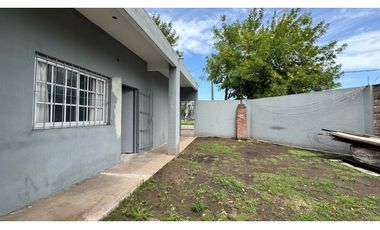 Venta casa con local Francisco lvarez