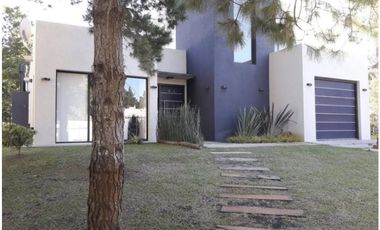 Casa en Venta en Costa Esmeralda - Sector Deportivo 5 Suites