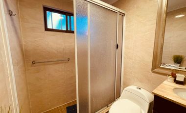 Arriendo de gran casa en sector Los Aromos