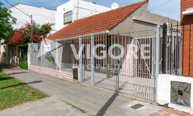 Casa en venta c/ cochera en Lomas de Zamora