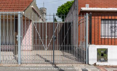 Casa en venta c/ cochera en Lomas de Zamora