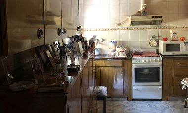 Casa en venta c/ cochera en Lomas de Zamora