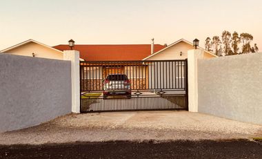 Preciosa casa en arriendo, El Cerrito, Algarrobo