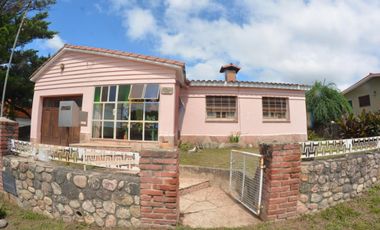 Casa en venta - 3 Dormitorios 2 Baños - Cochera - 1.089Mts2 - Mayu Sumaj, Córdoba