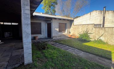 Casa en venta - 3 Dormitorios 1 Baño - 361,55mts2 - Saladillo