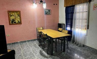 Casa en venta - 3 Dormitorios 1 Baño - 361,55mts2 - Saladillo