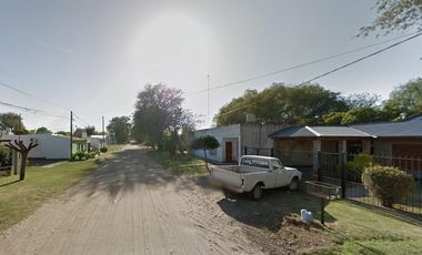 Casa en venta - 3 Dormitorios 1 Baño - 361,55mts2 - Saladillo