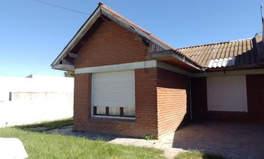 Casa en venta - 3 Dormitorios 2 Baños - Cochera - 400Mts2 - Necochea