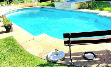 Casa en venta - 3 Dormitorios 3 Baños - Cochera - 900Mts2 - Pilar