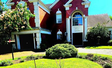 Casa en venta - 3 Dormitorios 3 Baños - Cochera - 900Mts2 - Pilar