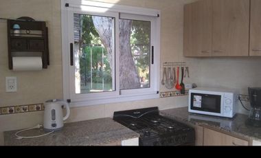 Casa en venta - 4 Dormitorios 3 Baños - Cochera - 405Mts2 - La Caleta, Mar de Cobo