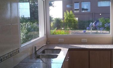 Casa en venta - 4 Dormitorios 3 Baños - Cochera - 405Mts2 - La Caleta, Mar de Cobo