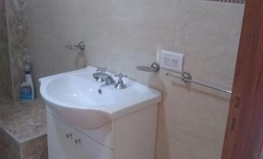 Casa en venta - 4 Dormitorios 3 Baños - Cochera - 405Mts2 - La Caleta, Mar de Cobo