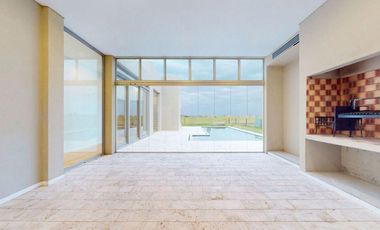 Casa en alquiler - 4 dormitorios 4 baños 190mts2 - Haras del Sur III