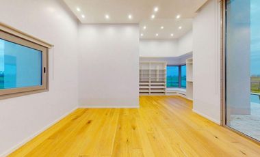 Casa en alquiler - 4 dormitorios 4 baños 190mts2 - Haras del Sur III