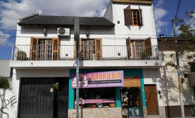 Casa en venta - 4 Dormitorios 3 Baños - Cochera - 300Mts2 - Cañuelas