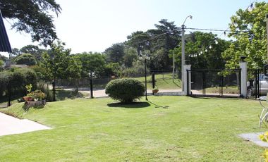 Casa en venta - 4 Dormitorios 3 Baños - Villa Gesell