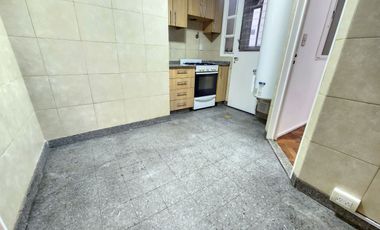 Departamento en alquiler 5 ambientes con cochera Solo uso comercial