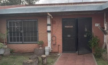 Casa en venta - 3 Dormitorios 2 Baños - 300mts2  - Almirante Brown