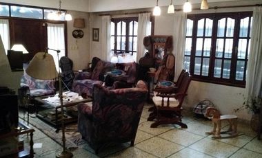 Casa en venta - 4 Dormitorios 3 Baños - Cocheras - 500Mts2 - Santa Teresa, Santa Fe