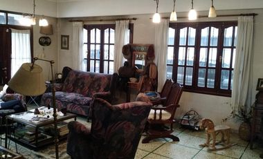 Casa en venta - 4 Dormitorios 3 Baños - Cocheras - 500Mts2 - Santa Teresa, Santa Fe
