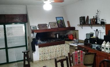 Casa en venta - 4 Dormitorios 3 Baños - Cocheras - 500Mts2 - Santa Teresa, Santa Fe