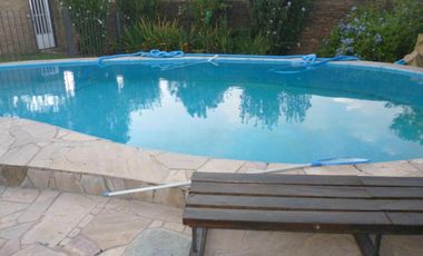 Casa en venta - 4 Dormitorios 3 Baños - Cocheras - 500Mts2 - Santa Teresa, Santa Fe