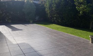 Casa en venta - 4 Dormitorios 3 Baños - Cocheras - 660Mts2 - Mar del Plata