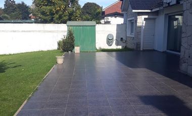 Casa en venta - 4 Dormitorios 3 Baños - Cocheras - 660Mts2 - Mar del Plata