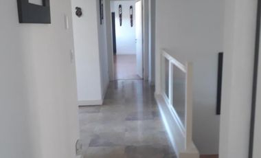 Casa en venta - 4 Dormitorios 3 Baños - Cocheras - 660Mts2 - Mar del Plata
