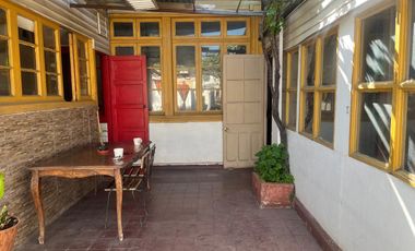 CASA ESPACIOSA, VERSÁTIL, AMPLIO TERRENO