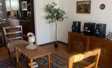 CASA ESPACIOSA, VERSÁTIL, AMPLIO TERRENO